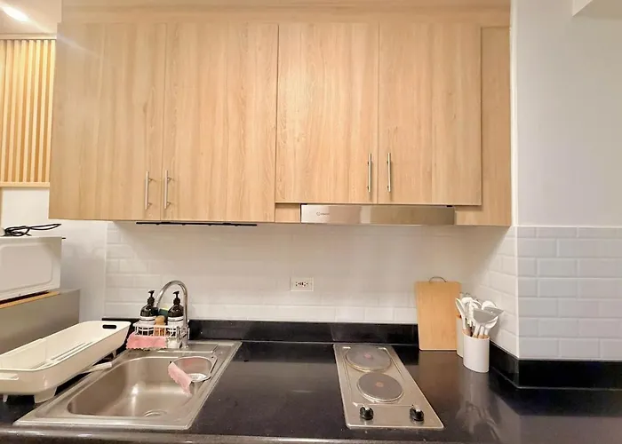 1br Near Moa And Naia With Fast Wifi And Netflix Manila